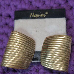 Napier Womens Gold Big Rectangle Ribbed Clip On Vintage Earrings